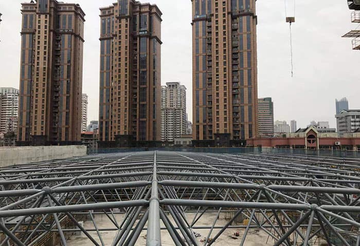德惠螺栓球网架结构