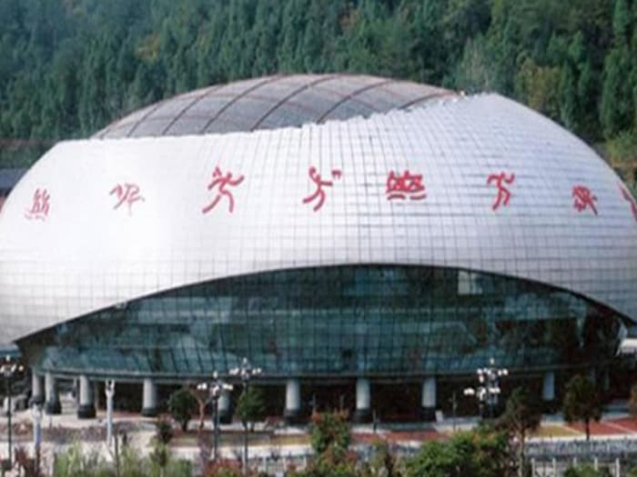 德惠体育中心球形网架加工安装